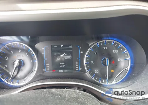 2017 Chrysler Pacifica Touring-L z USA, uszkodzony, nr VIN 2C4RC1BG1HR532891